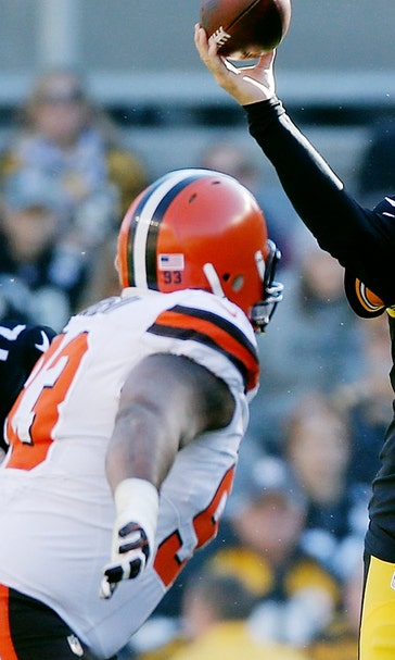 Browns knock out Landry Jones, so Ben Roethlisberger goes off